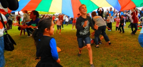 kids fun day parachute fun